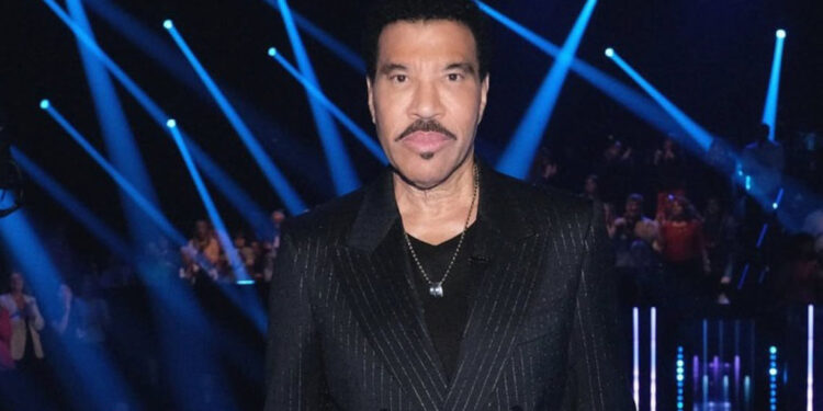 Lionel Richie interrumpe concierto por problemas de salud
