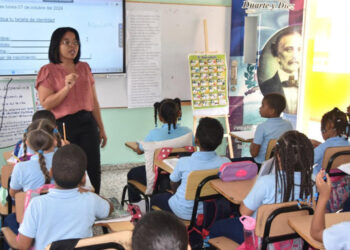 Más de 23 mil docentes participan en evaluación docente