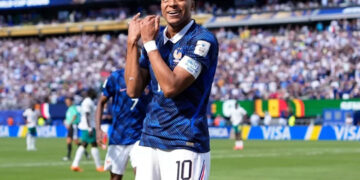 Mbappé lidera triunfo de Francia sobre Senegal