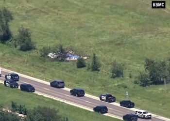 Mueren 12 personas tras caer avioneta en Missouri