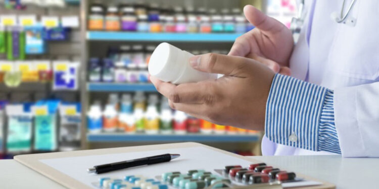 Pacientes denuncian espera por medicamentos de alto costo
