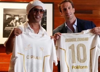 Ronaldinho regresa al fútbol con el Ravenna de Italia