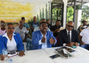 Transportistas denuncian exclusión en plan de movilidad