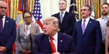 Trump anuncia acuerdo para poner fin a guerra con Irán