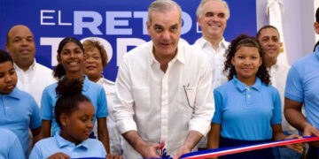Abinader inaugura obras educativas y deportivas en Los Alcarrizos