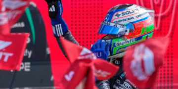 Antonelli vence a Hamilton en sprint de Silverstone