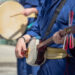 Arrestan a músico por tocar guitarra durante siete años