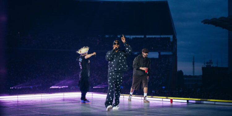 Bad Bunny cierra gira europea con concierto en Bruselas