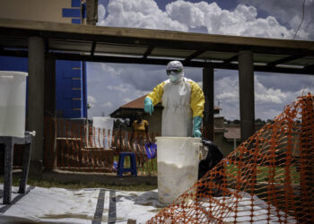 Brote de ébola deja casi 1,000 muertos en el Congo