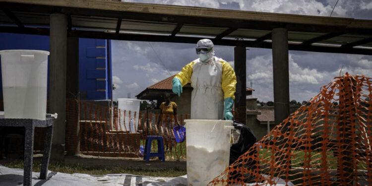 Brote de ébola deja casi 1,000 muertos en el Congo