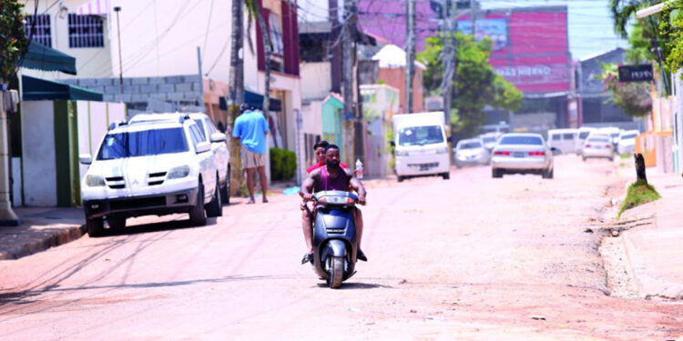 CAASD anuncia plan para llevar agua a Villa Carmen
