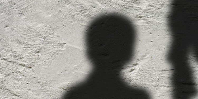 Castigo físico afecta al 57 % de niños dominicanos