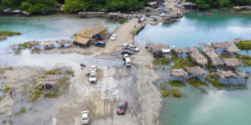Cuatro mueren al caer vehículo en balneario La Neverita