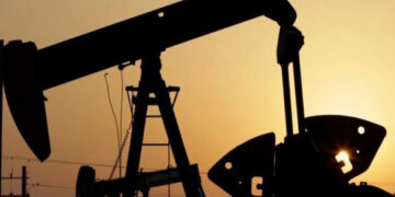 Estados Unidos restablece sanciones al petróleo de Irán