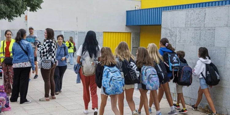 Expertos prevén 1.3 millones menos de estudiantes en 2041