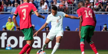 Francia vence a Marruecos y avanza a semifinales
