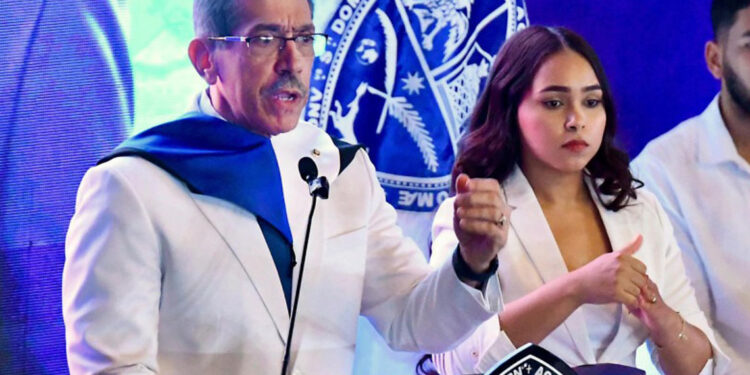 Jorge Asjana asume rectoría de la UASD para 2026-2030