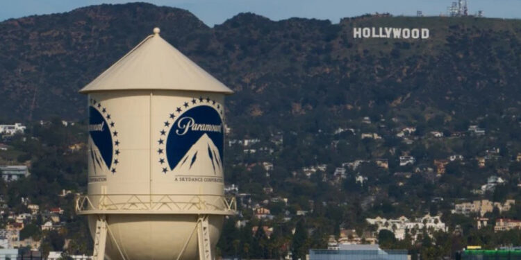 Juez frena fusión entre Paramount y Warner Bros.