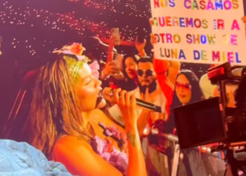 Karol G regala viaje a París a pareja durante su gira