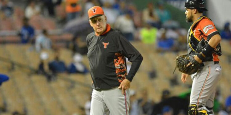 Muere Phil Regan, histórico entrenador de béisbol