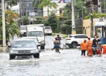 Ocho provincias siguen en alerta verde por vaguada