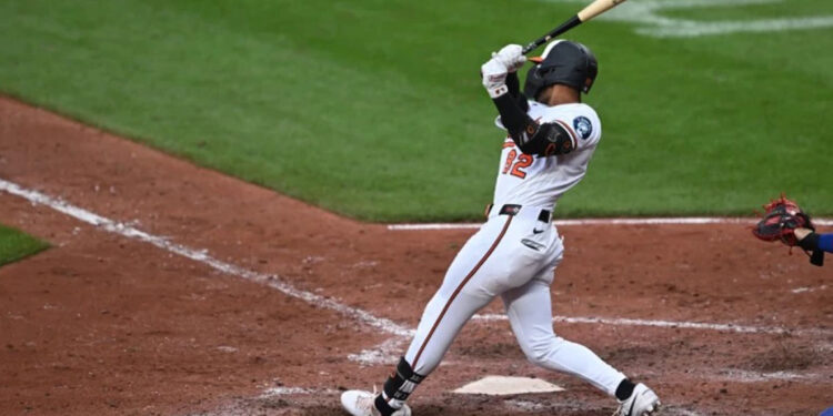 Orioles vencen a Cachorros con decisivo doble de Jackson