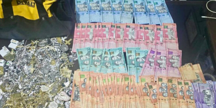 Policía recupera botín tras asalto a joyería en Santiago