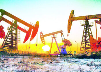 Precio del Brent llega a 100 dólares por conflicto en mar Rojo