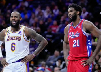 Sixers oficializan la llegada de LeBron James
