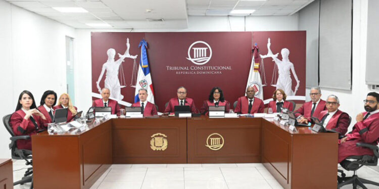 TC ordena concluir naturalización de 16 extranjeros