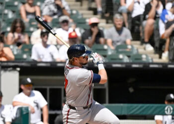 Bravos vencen a Medias Blancas con dominio de Holmes