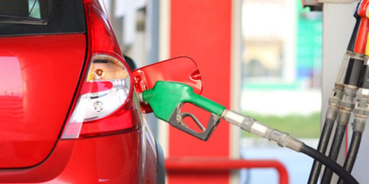 Gobierno vuelve a subir gasolina y gasoil regular