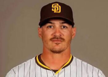 ICE arresta a entrenador de los Padres de San Diego