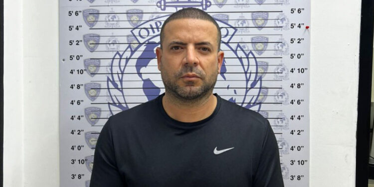 Policía deporta a español requerido por tráfico de drogas