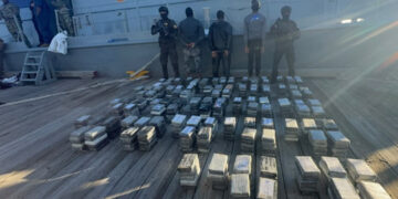 Arrestan a tres hombres con 555 paquetes de droga en Baní