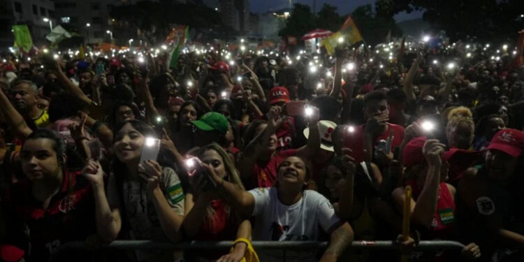 Izquierda brasileña intensifica apoyo a Lula en redes y calles