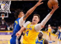 Lakers vencen a Warriors con debut perfecto de Kessler