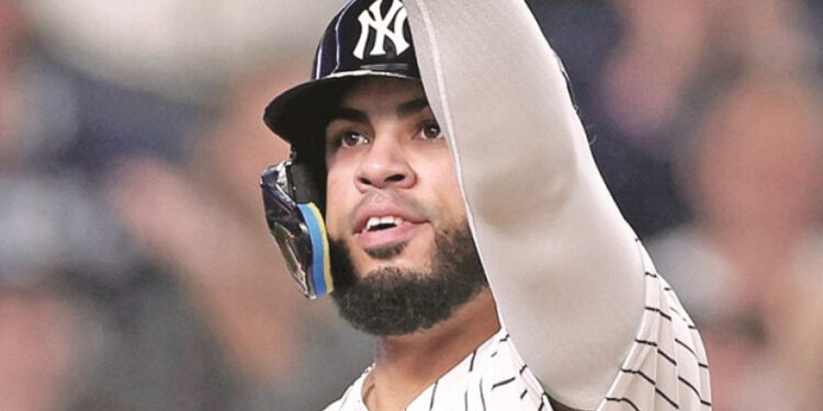 Yankees barren a Boston con jonrones de García y Bellinger